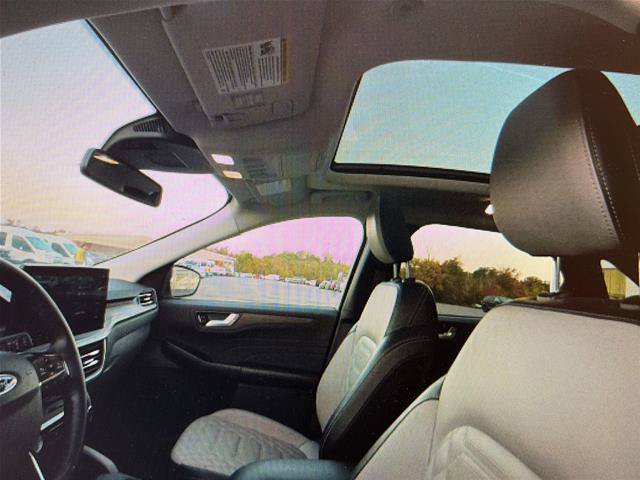 Certified 2023 Ford Escape SE w/ PHEV Premium Package FWD image 11
