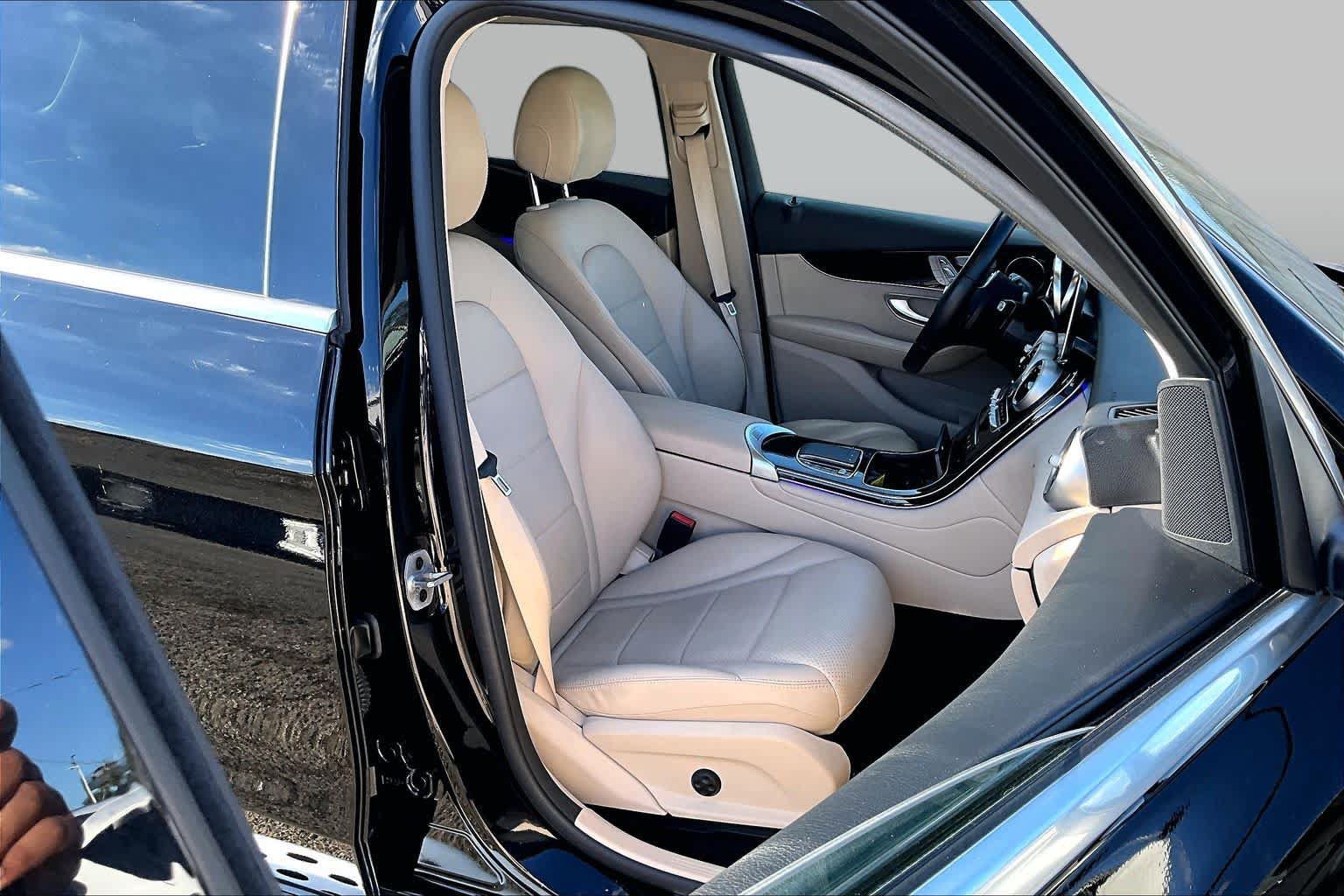 Used 2021 Mercedes-Benz GLC 300 image 11