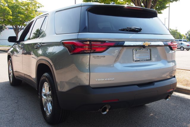 Used 2023 Chevrolet Traverse LS FWD image 5