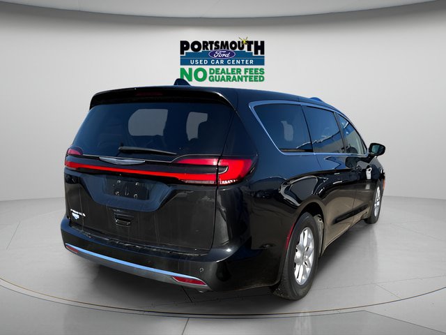 Used 2024 Chrysler Pacifica Touring-L FWD image 28