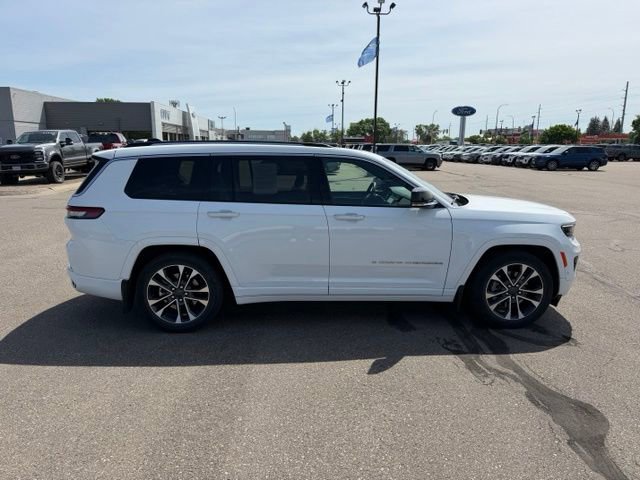 Used 2023 Jeep Grand Cherokee L Overland w/ Luxury Tech Group IV AWD/4WD image 9