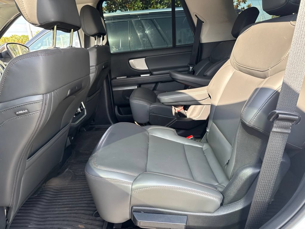 Certified 2025 Ford Expedition Active RWD image 10