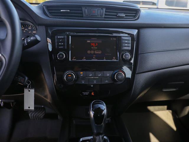 Used 2020 Nissan Rogue S AWD/4WD image 35