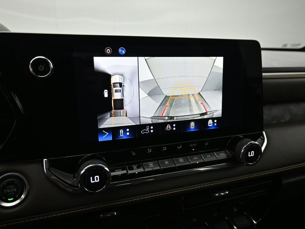 Used 2024 Chevrolet Colorado ZR2 w/ Technology Package image 16