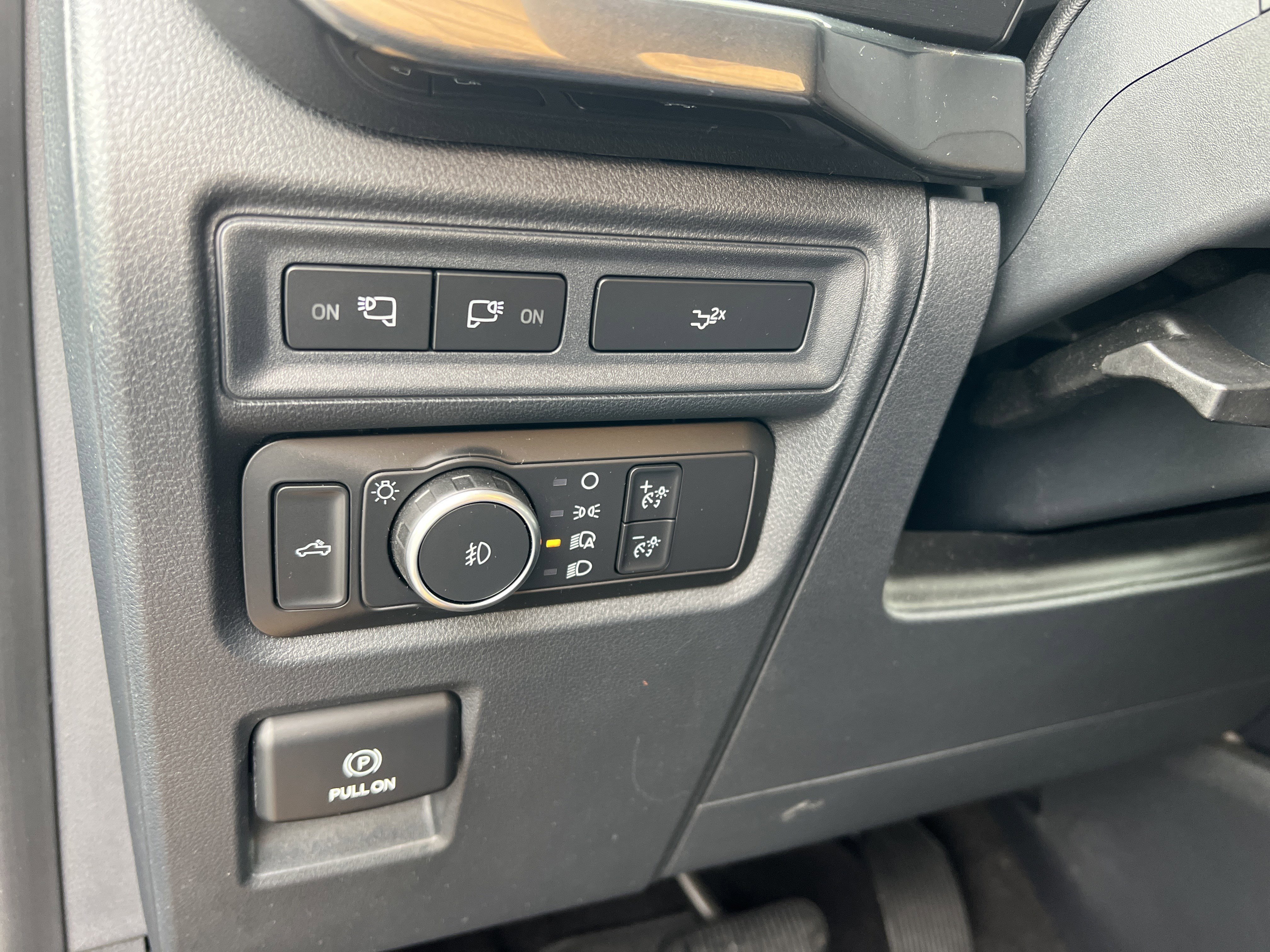 Certified 2022 Ford F150 XLT w/ Equipment Group 302A High image 33