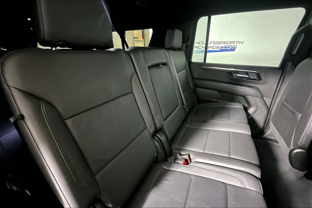 Used 2025 Chevrolet Suburban Z71 AWD/4WD image 22