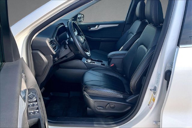 Certified 2025 Ford Escape SE w/ PHEV Premium Package FWD image 21