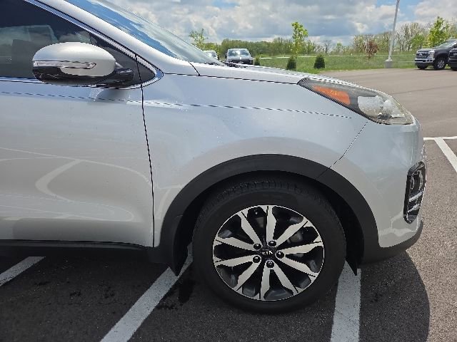 Used 2017 Kia Sportage EX w/ EX Technology Package FWD image 4