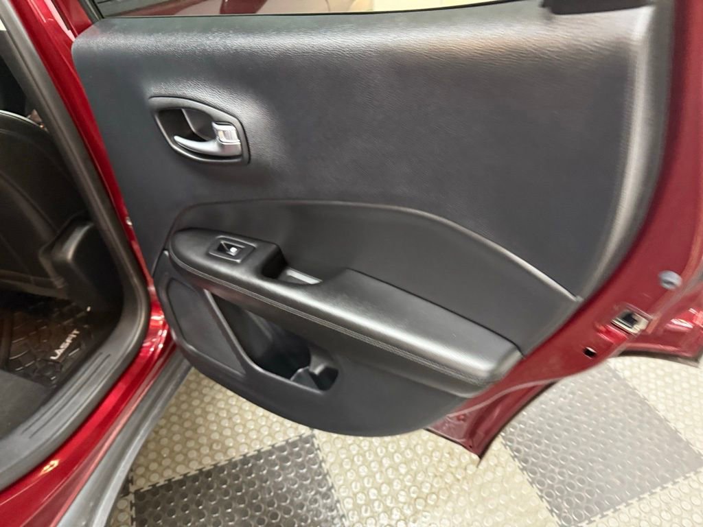 Used 2021 Jeep Compass Latitude image 37