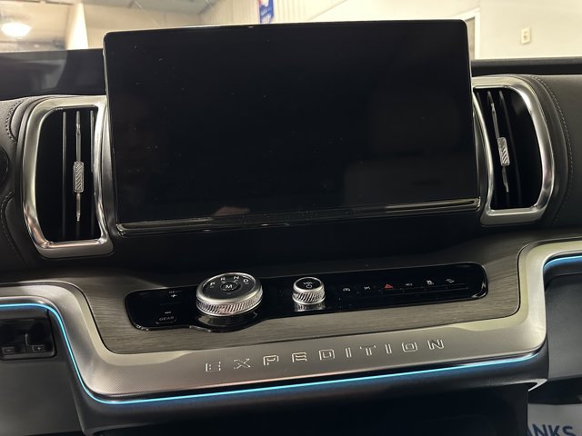 Certified 2025 Ford Expedition Platinum w/ Driver's Package AWD/4WD image 13