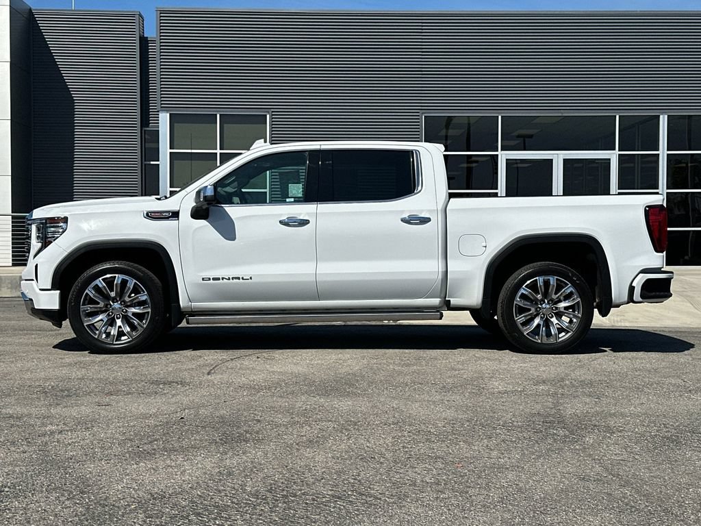 Used 2022 GMC Sierra 1500 Denali w/ Denali Reserve Package AWD/4WD image 6
