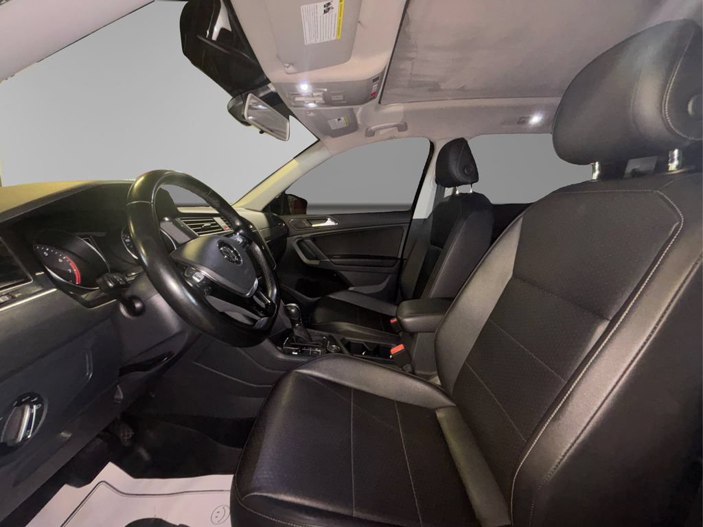 Used 2018 Volkswagen Tiguan SEL AWD/4WD image 11