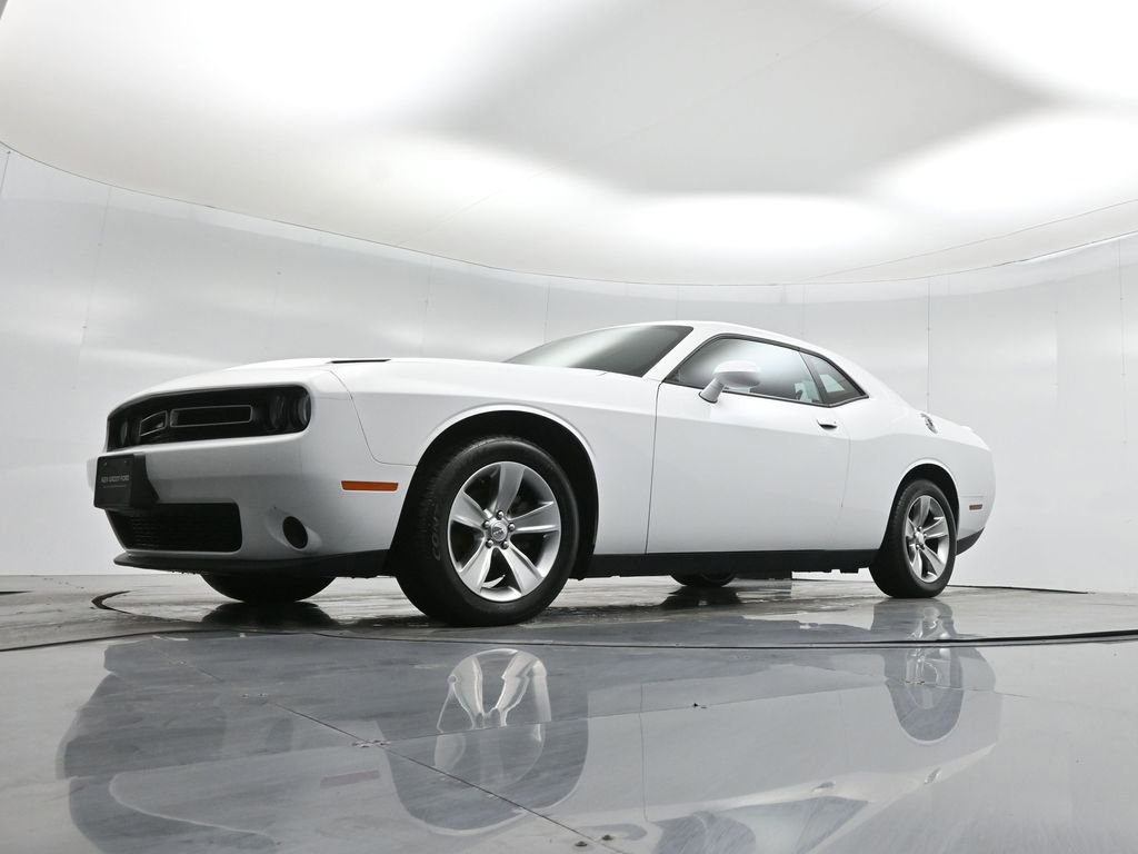 Used 2020 Dodge Challenger SXT image 28