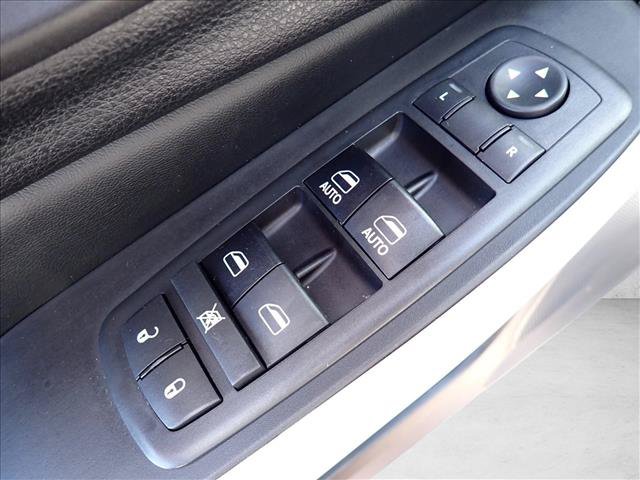 Used 2018 Jeep Cherokee Latitude Plus w/ Cold Weather Group AWD/4WD image 14