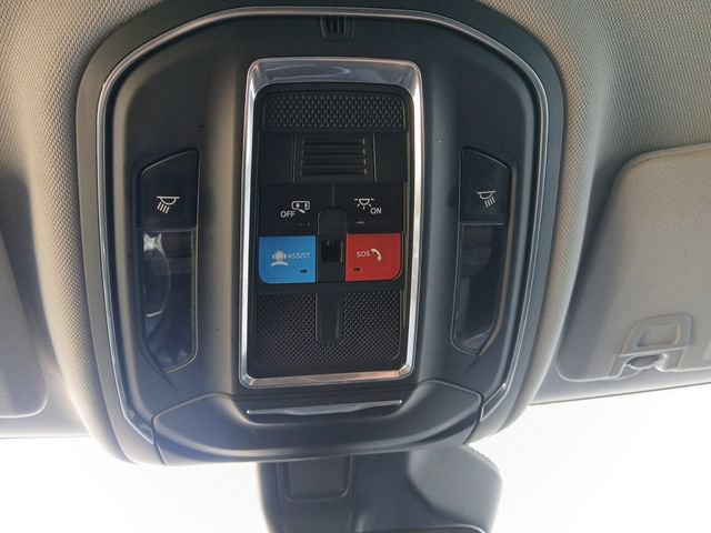 Used 2024 Jeep Grand Cherokee Laredo RWD image 24