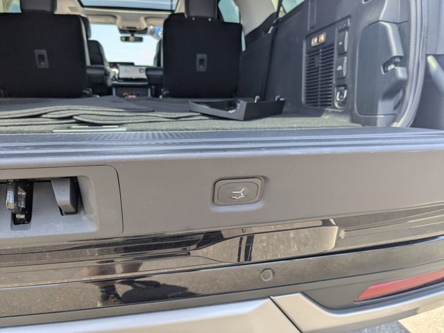 Certified 2025 Ford Expedition Max Platinum w/ Driver's Package AWD/4WD image 34
