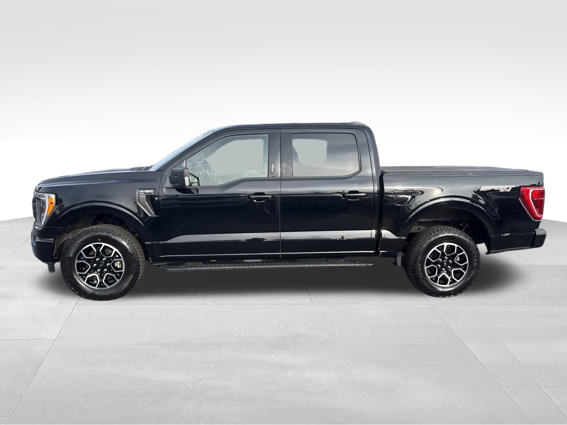 Certified 2022 Ford F150 XLT w/ Equipment Group 302A High image 4