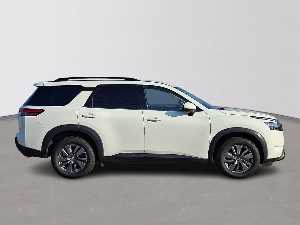 Used 2025 Nissan Pathfinder SV AWD/4WD image 7