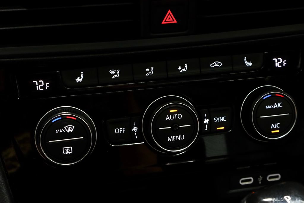Used 2024 Volkswagen Jetta SE FWD image 31