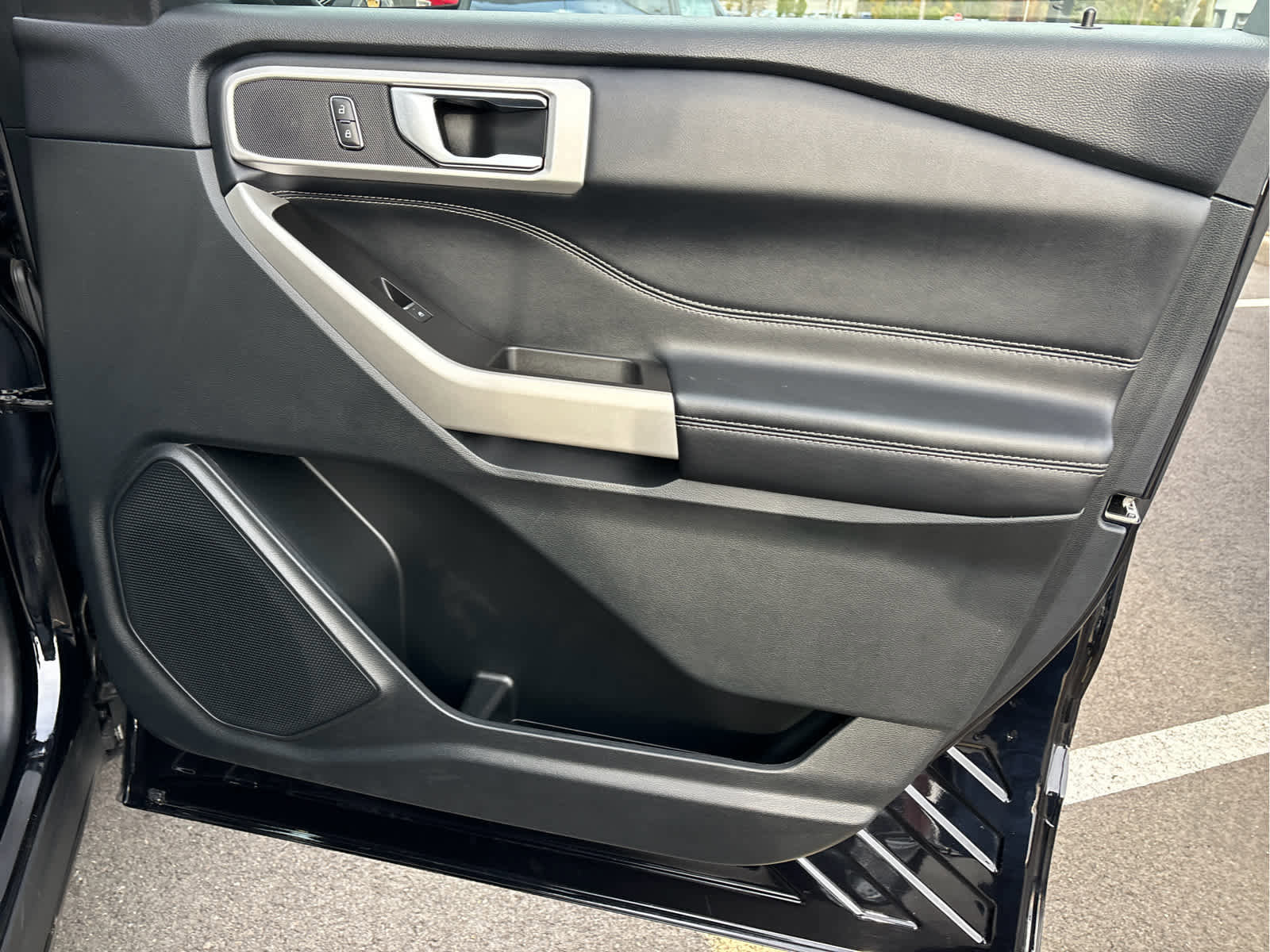 Certified 2022 Ford Explorer XLT w/ Equipment Group 202A image 31