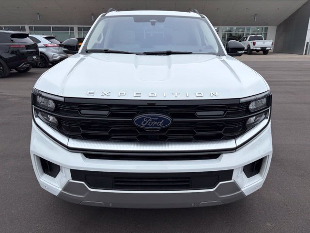 Certified 2025 Ford Expedition Max Platinum w/ Driver's Package AWD/4WD image 11