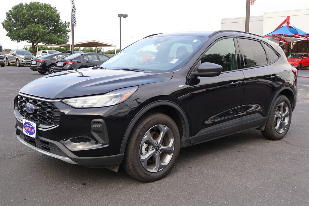 Certified 2025 Ford Escape ST-Line AWD/4WD image 10
