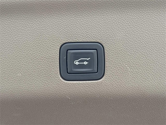 Used 2021 GMC Yukon Denali w/ Denali Premium Package image 13