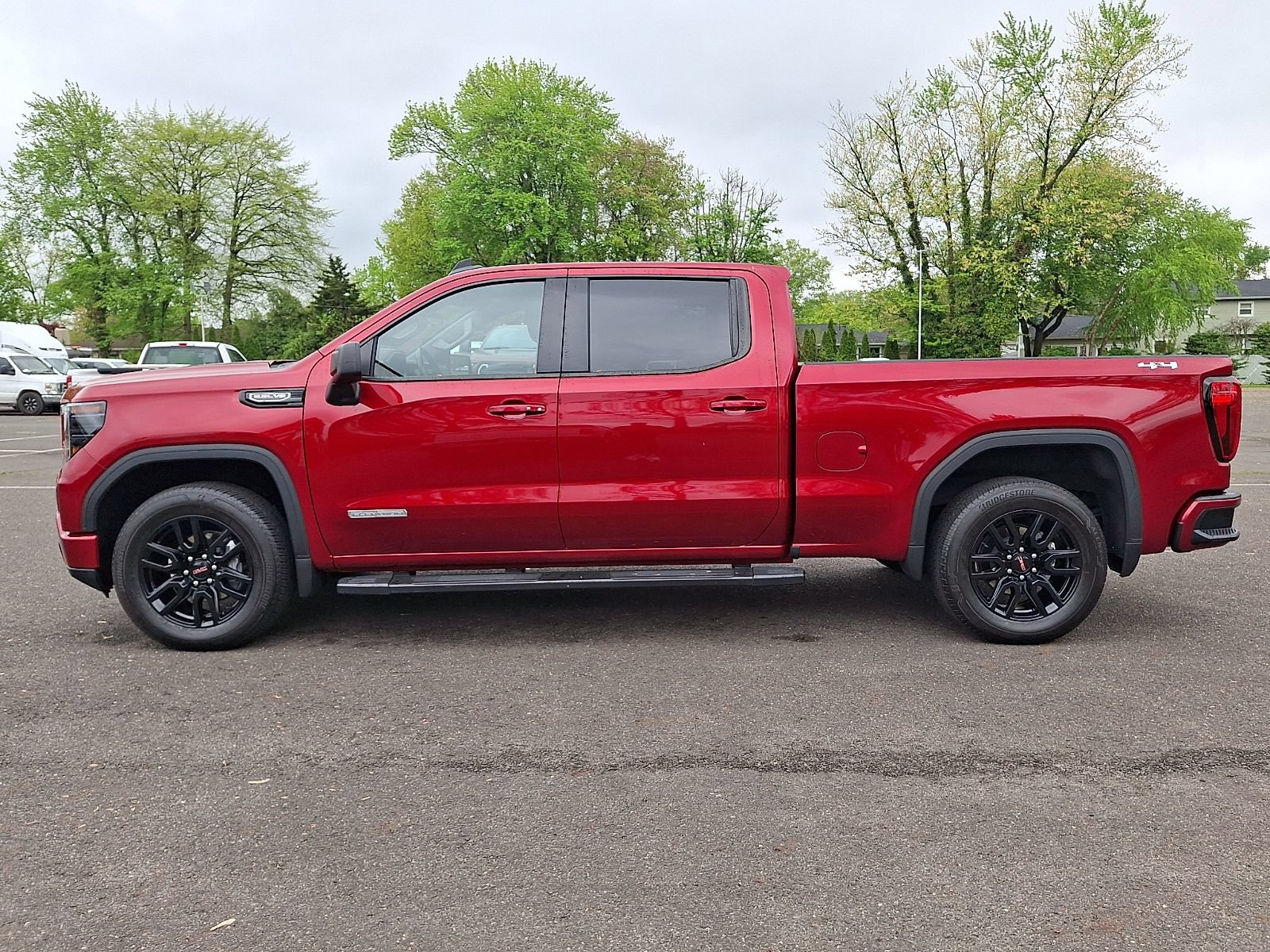 Used 2024 GMC Sierra 1500 Elevation w/ Preferred Package AWD/4WD image 4