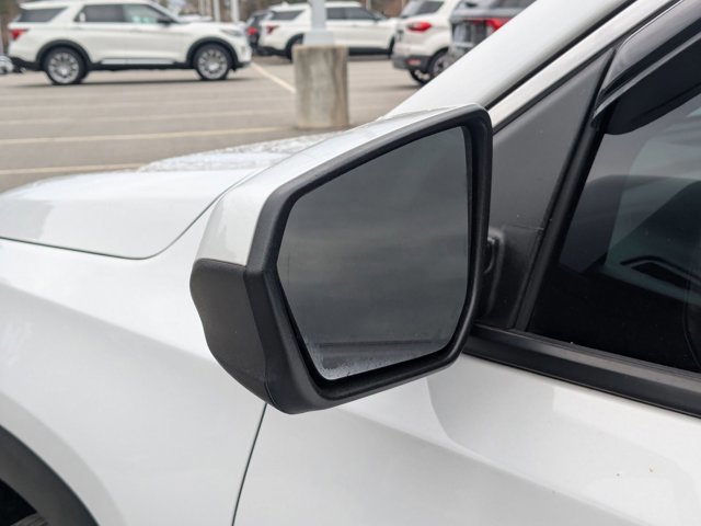 Used 2022 GMC Terrain SLE w/ Driver Convenience Package image 13