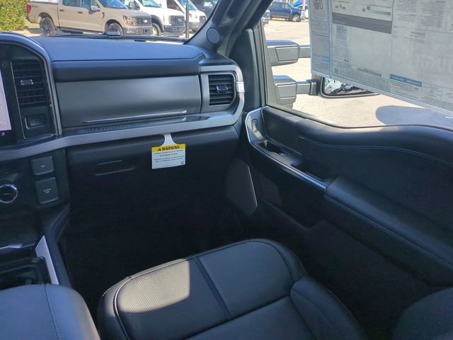 Certified 2025 Ford F250 Platinum w/ FX4 Off-Road Package AWD/4WD image 13
