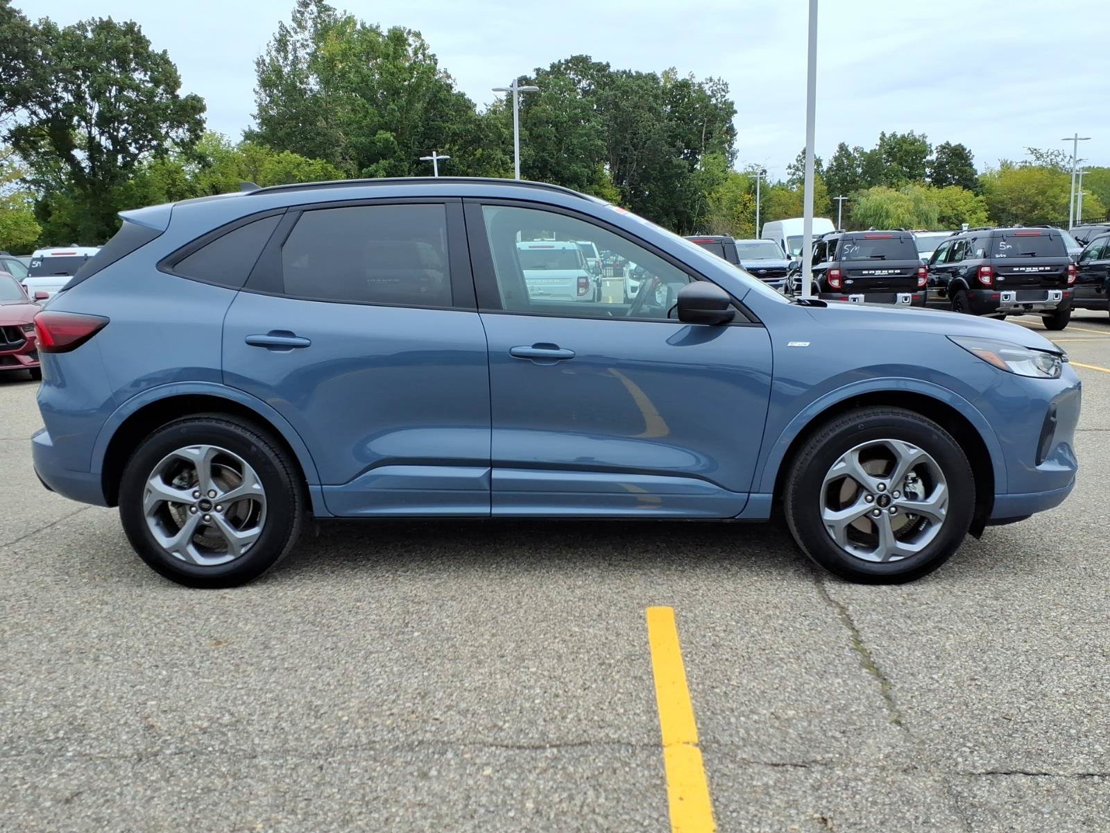 Certified 2024 Ford Escape ST-Line w/ Tech Pack #1 AWD/4WD image 9