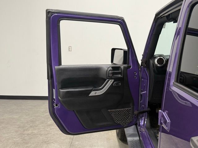 Used 2017 Jeep Wrangler Unlimited Sahara w/ Max Tow Package image 13