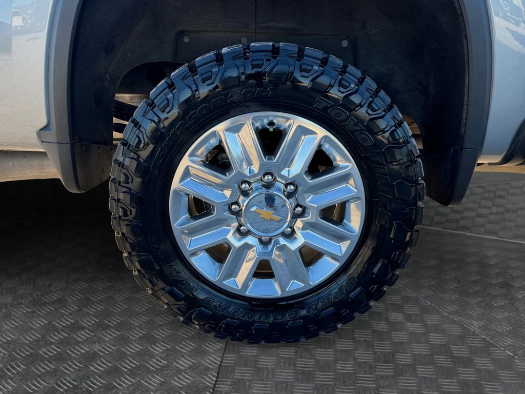 Used 2025 Chevrolet Silverado 2500 High Country w/ High Country Premium Package image 17