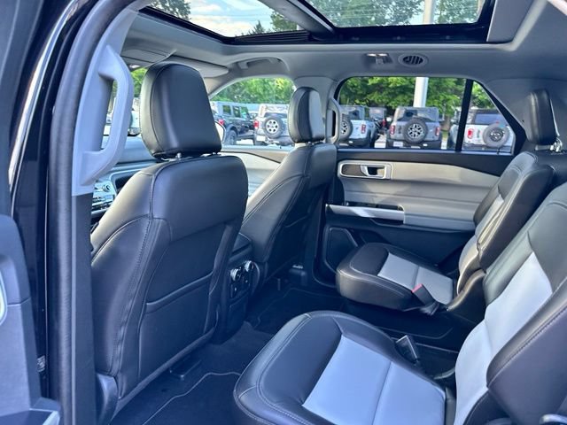 Certified 2023 Ford Explorer XLT w/ Equipment Group 202A AWD/4WD image 40