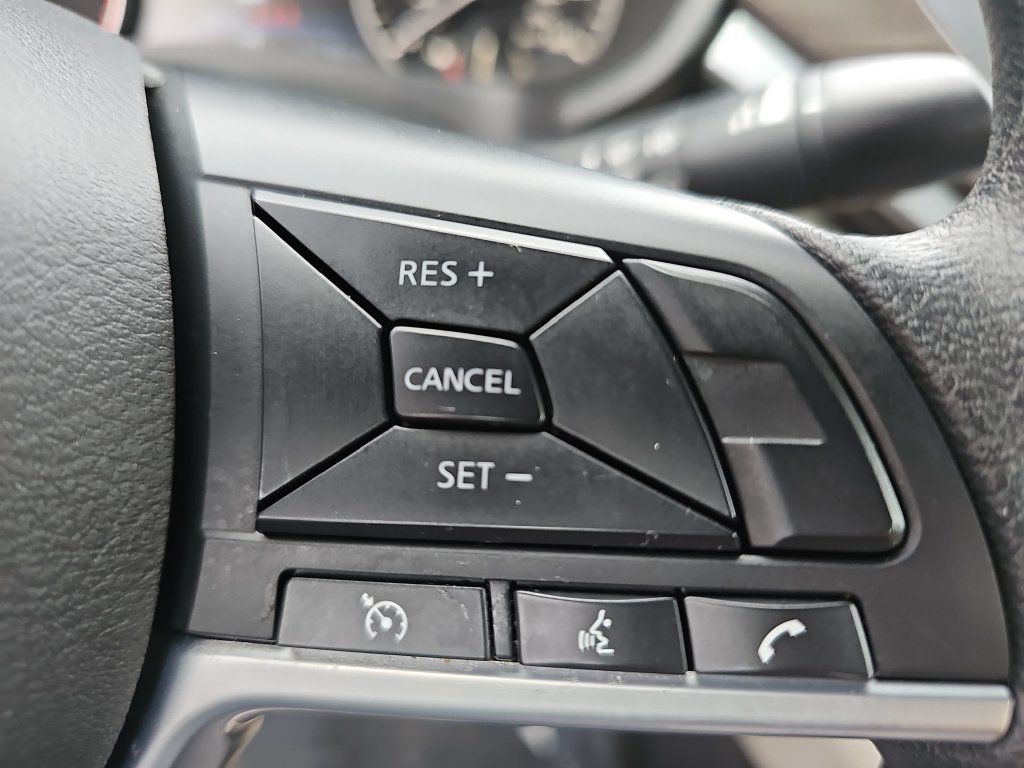 Used 2025 Nissan Altima 2.5 SV FWD image 17