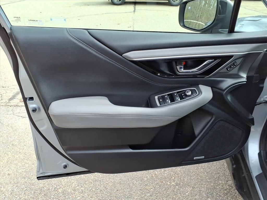 Used 2020 Subaru Outback Limited AWD/4WD image 19