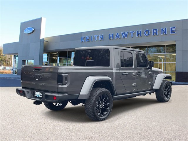 Used 2025 Jeep Gladiator Sport image 4