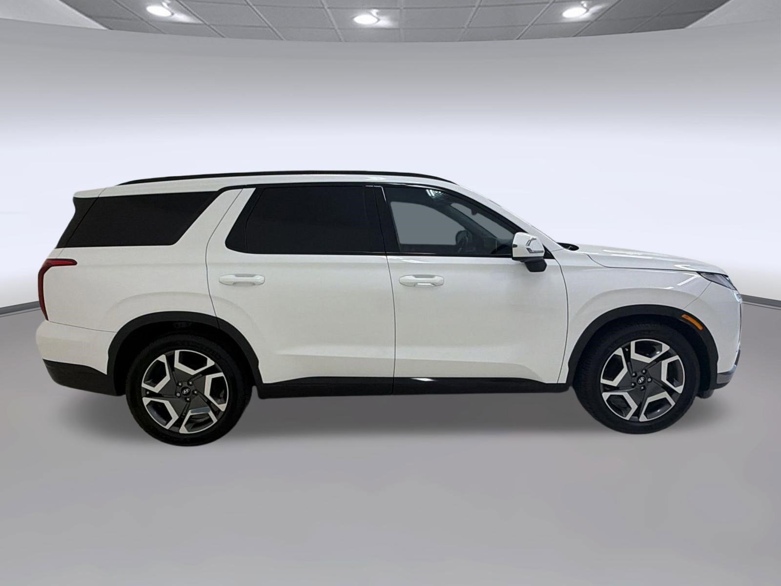 Used 2024 Hyundai Palisade Limited FWD image 8