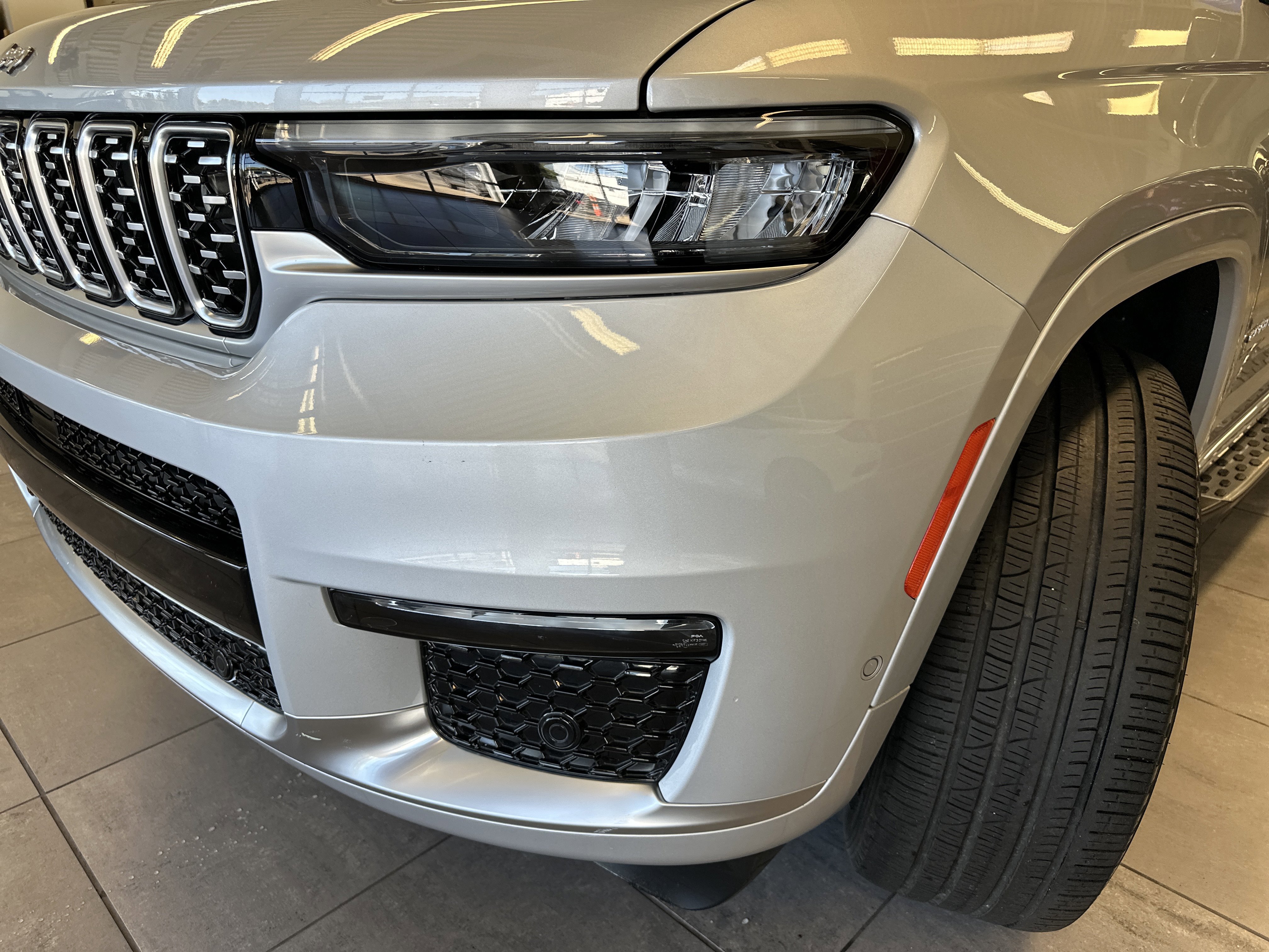 Used 2022 Jeep Grand Cherokee L Summit w/ Advanced Protech Group IV image 22