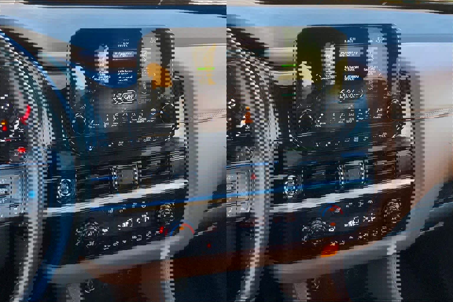 Used 2024 Nissan Pathfinder Platinum w/ Cargo Package image 6