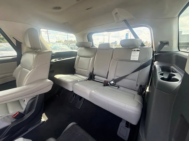 Certified 2025 Ford Expedition Active AWD/4WD image 18