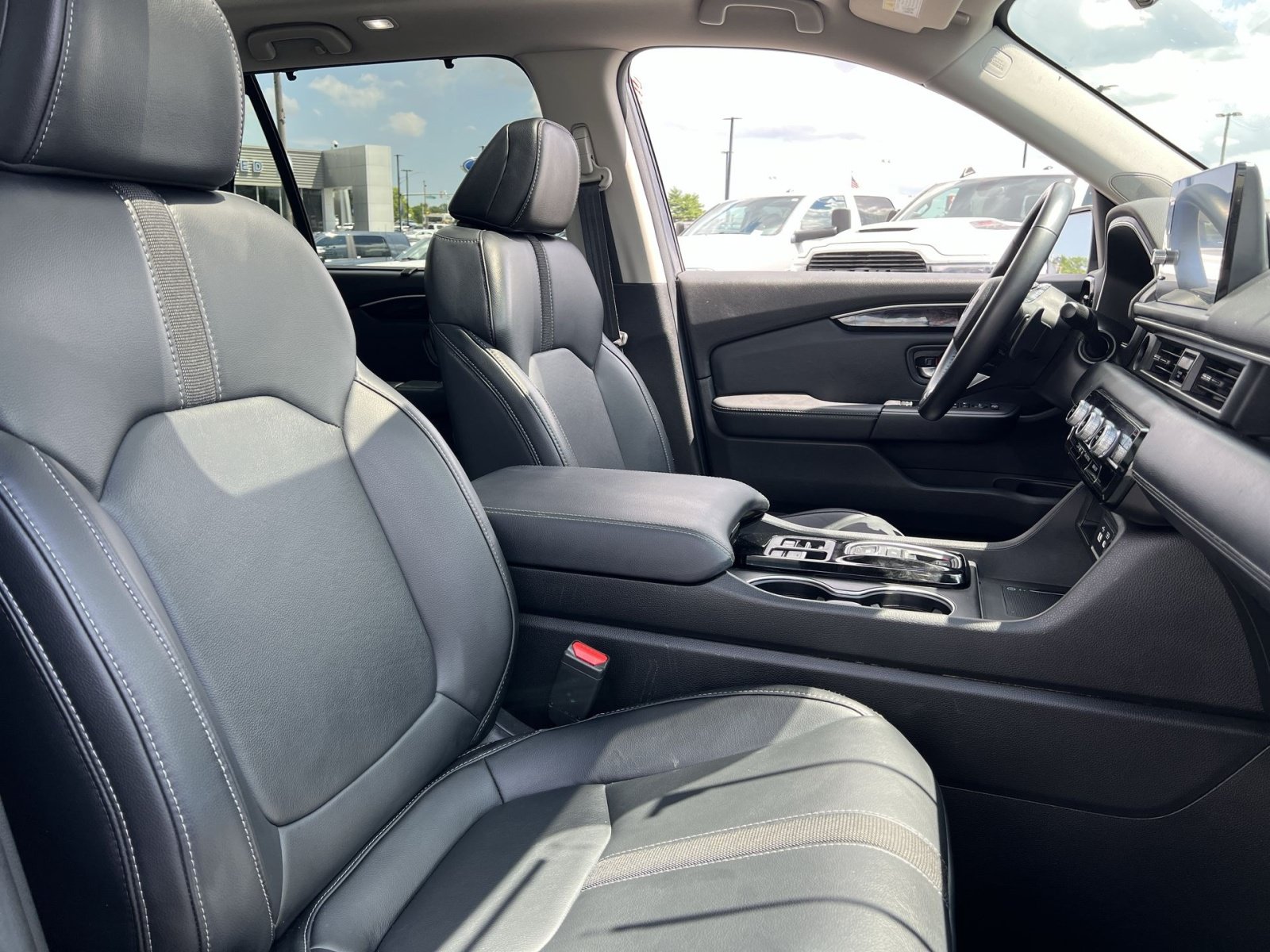 Used 2025 Honda Pilot Touring image 28