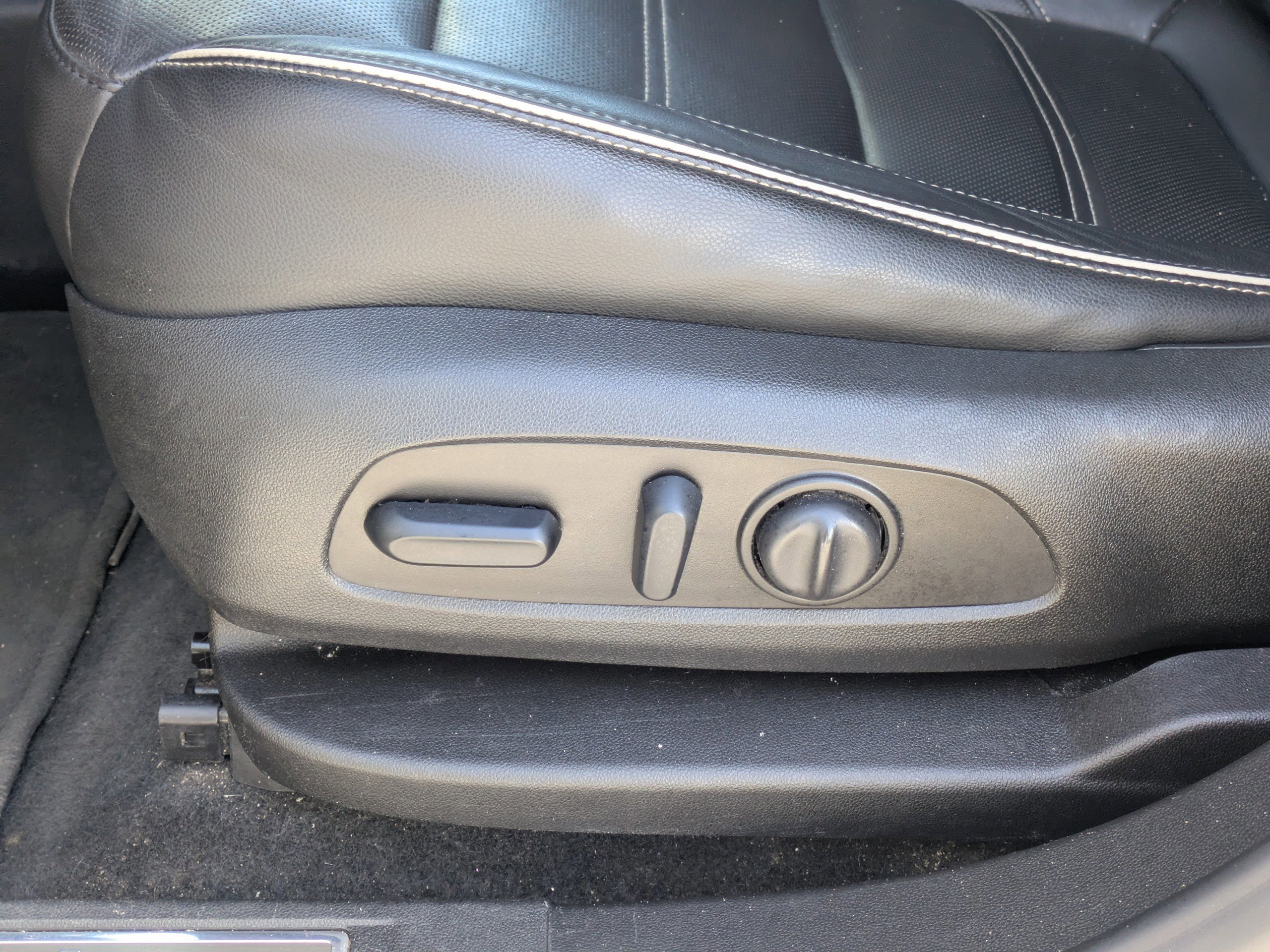 Used 2019 GMC Acadia Denali image 23