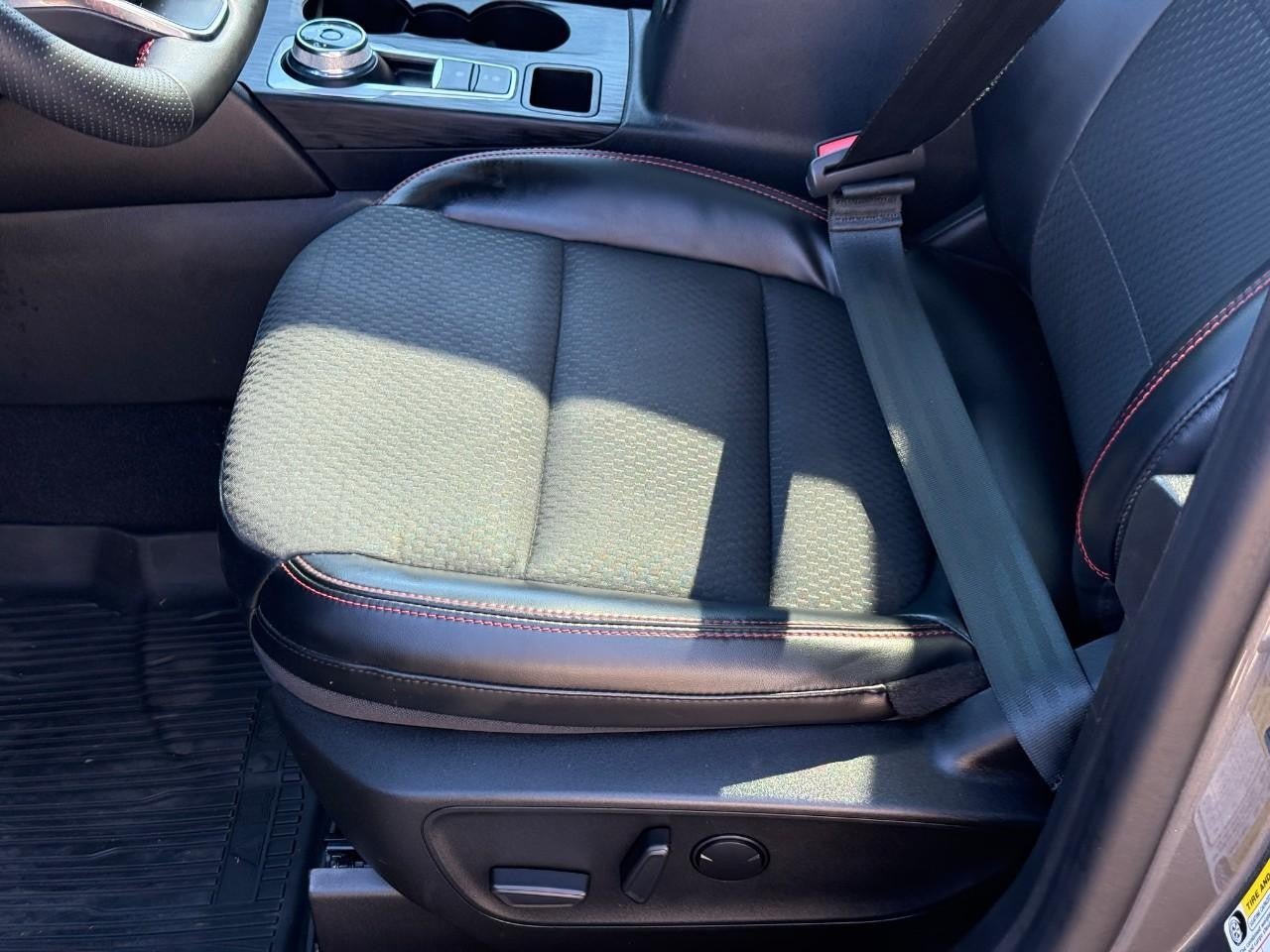 Certified 2023 Ford Escape ST-Line w/ Tech Pack #1 AWD/4WD image 13