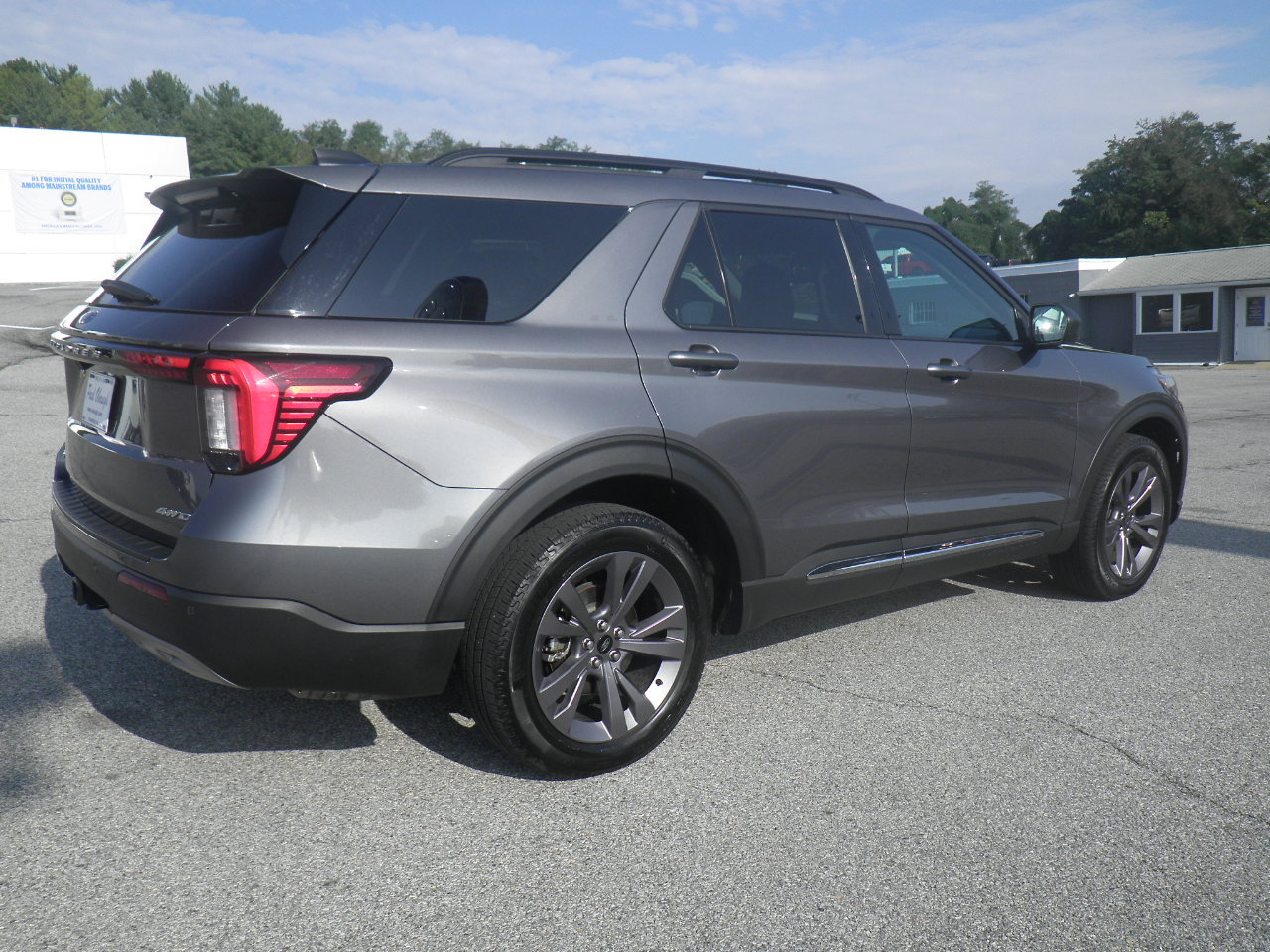 Certified 2025 Ford Explorer Active w/ Active Comfort Package AWD/4WD image 7