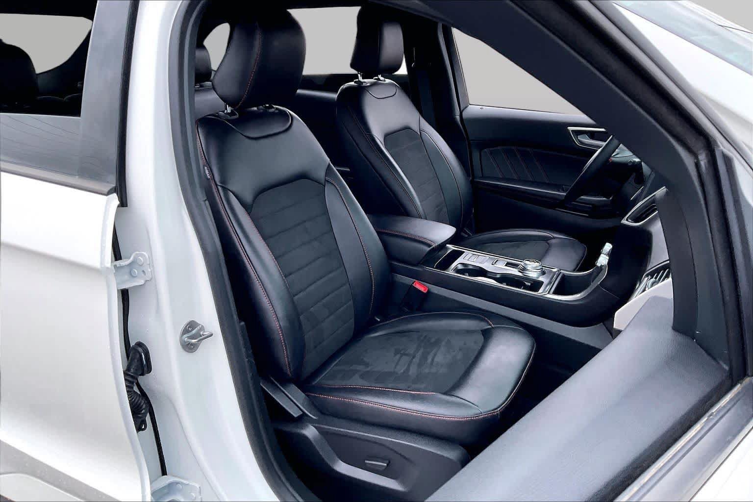 Certified 2024 Ford Edge ST-Line AWD/4WD image 9