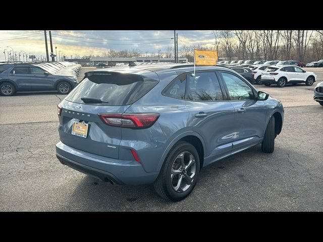Certified 2024 Ford Escape ST-Line w/ Tech Pack #1 AWD/4WD image 4