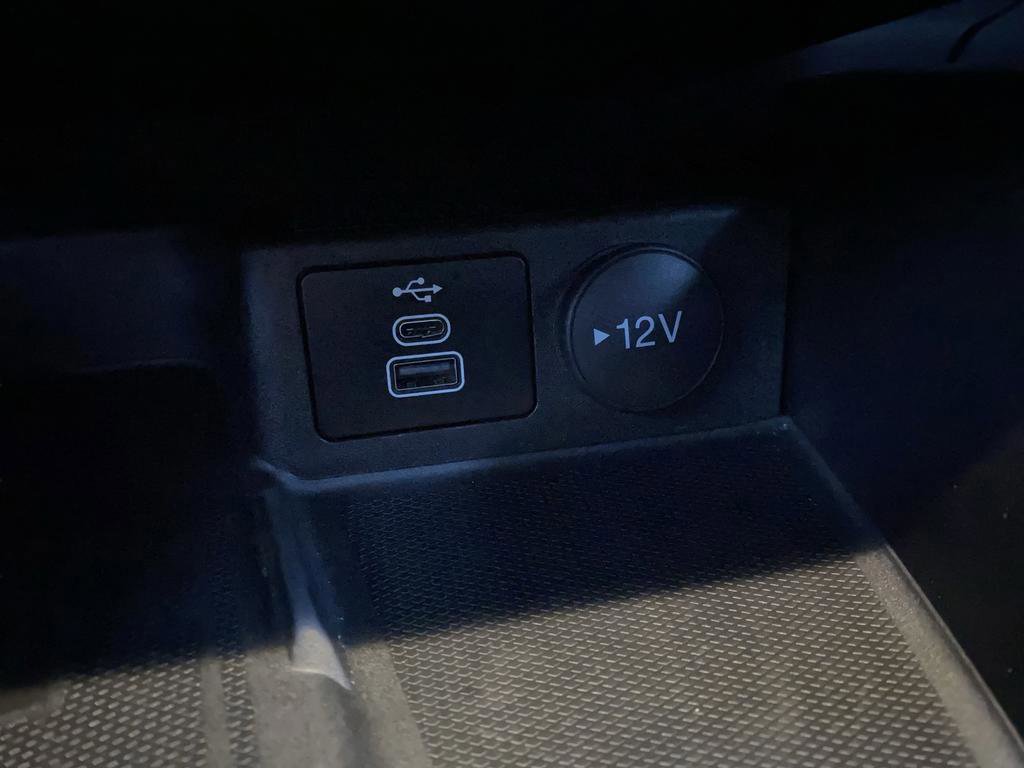 Certified 2025 Ford Escape Platinum image 29