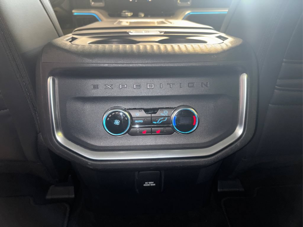 Certified 2025 Ford Expedition Platinum w/ Driver's Package AWD/4WD image 30