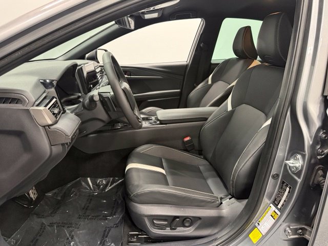 Used 2025 Toyota Camry SE FWD image 15